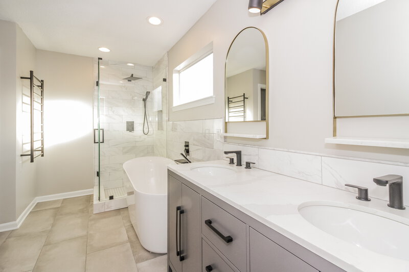 2,090/Mo, 1125 Red Fern Cir W Cordova, TN 38018 Main Bathroom View