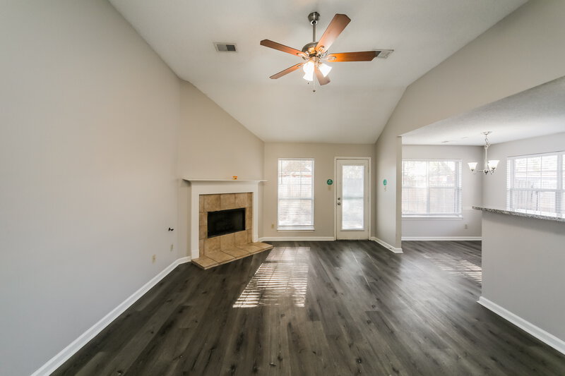 1,795/Mo, 165 Garden View Dr Oakland, TN 38060 Living Room View 2
