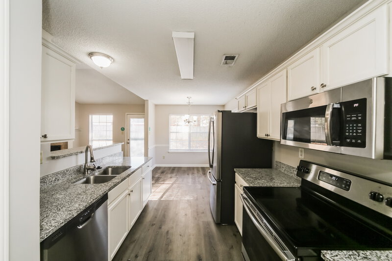 1,795/Mo, 165 Garden View Dr Oakland, TN 38060 Kitchen View 2