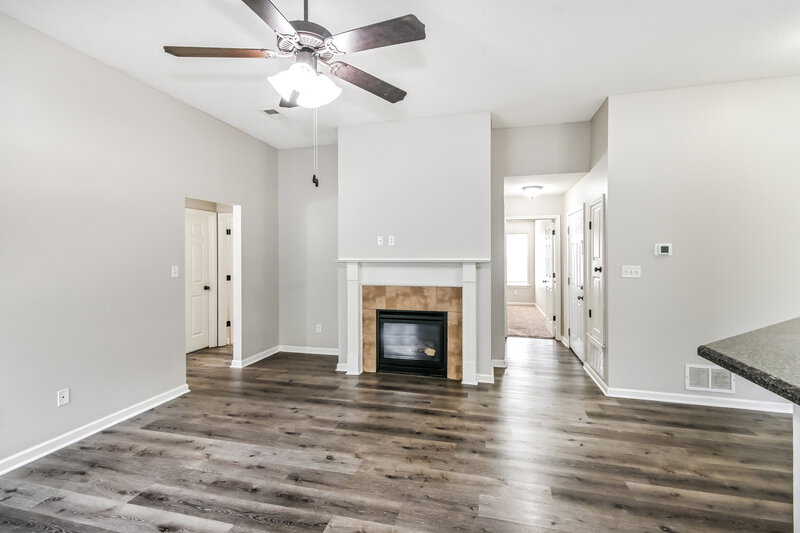 1,805/Mo, 316 Vaiden Ridge Dr N Hernando, MS 38632 Living Room View 2