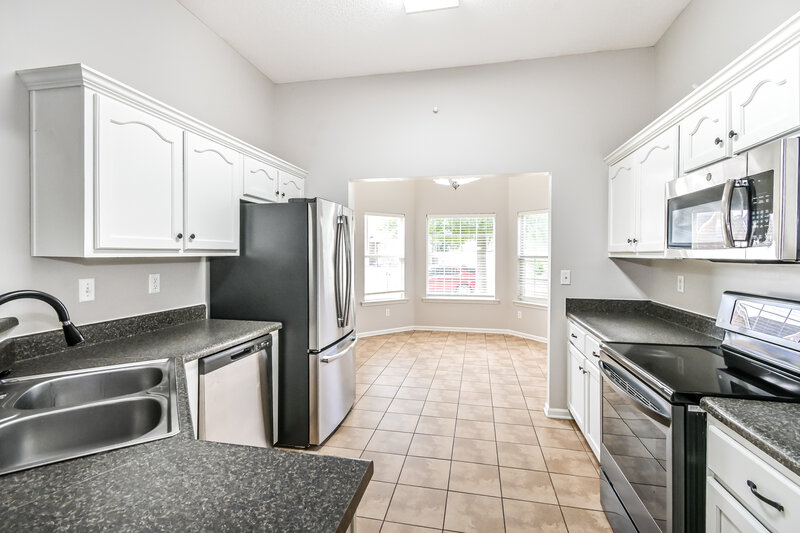 1,805/Mo, 316 Vaiden Ridge Dr N Hernando, MS 38632 Kitchen View 2