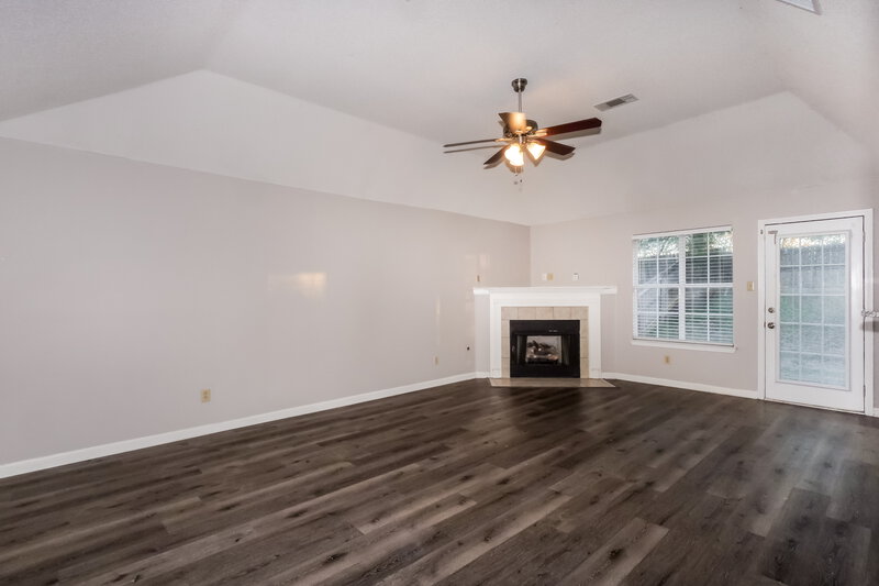 1,740/Mo, 1516 Beringer Dr Cordova, TN 38018 Living Room View