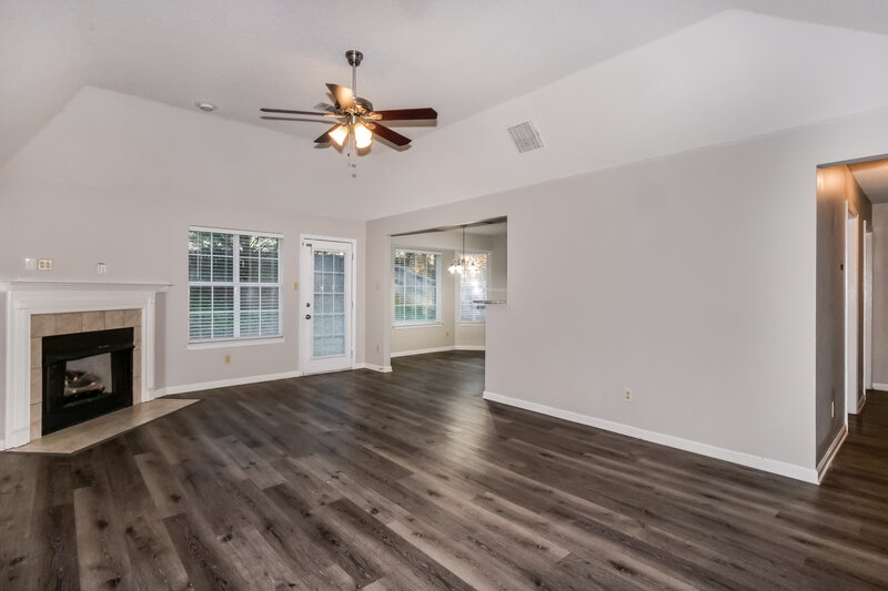 1,740/Mo, 1516 Beringer Dr Cordova, TN 38018 Living Room View 2