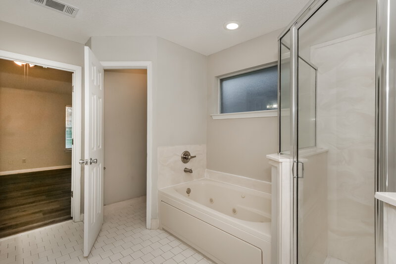 1,740/Mo, 1516 Beringer Dr Cordova, TN 38018 Main Bathroom View