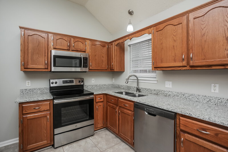 1,650/Mo, 1329 Annesdale Dr Southaven, MS 38671 Kitchen View
