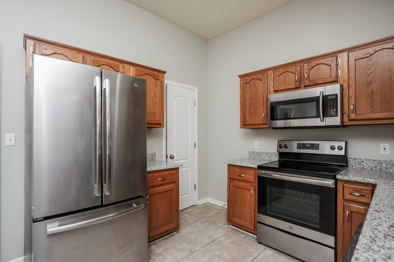 1,650/Mo, 1329 Annesdale Dr Southaven, MS 38671 Kitchen View 2