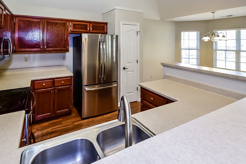 1,895/Mo, 4102 Ravenwood Dr N Horn Lake, MS 38637 Kitchen View 3