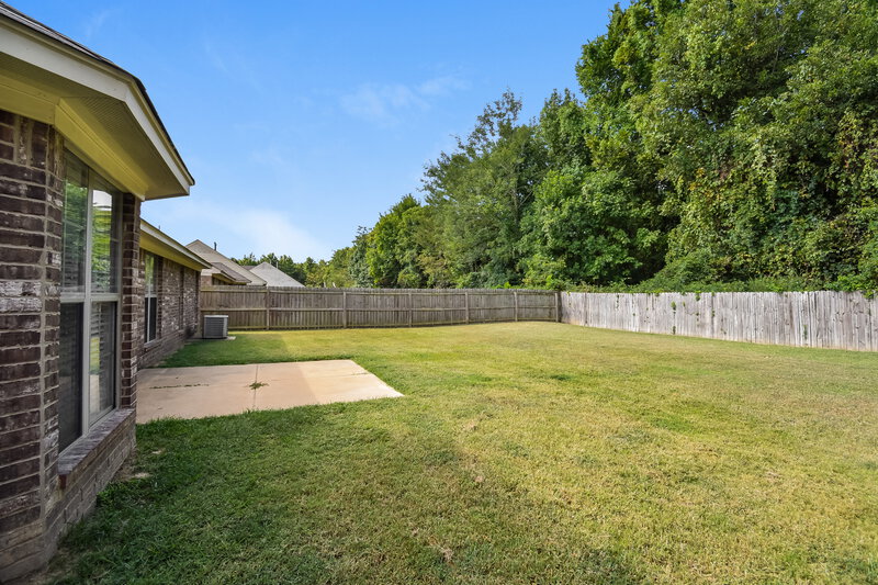 1,690/Mo, 8643 Bonfire Drive Southaven, MS 38671 Rear View 2