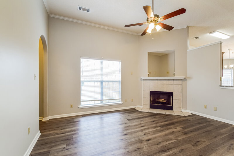 1,725/Mo, 6887 Seaside Dr Cordova, TN 38018 Living Room View 2