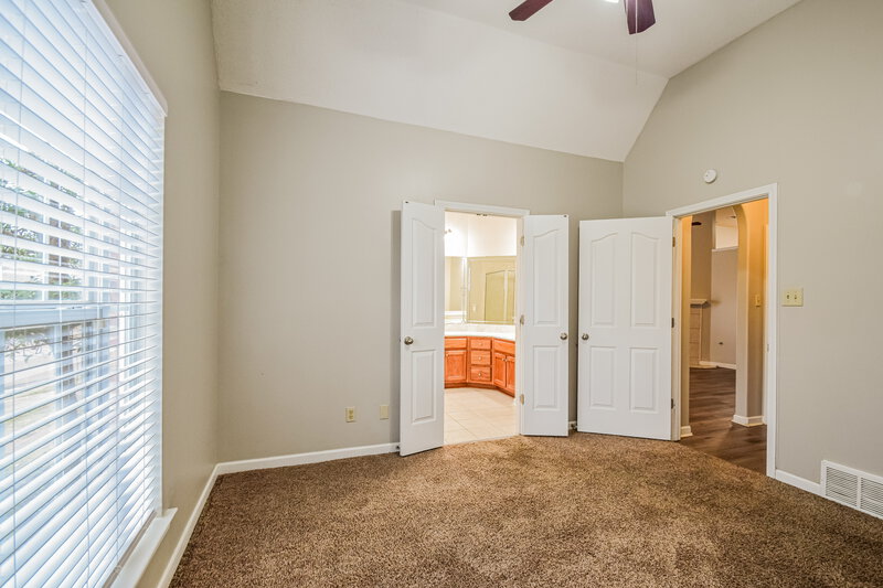 1,725/Mo, 6887 Seaside Dr Cordova, TN 38018 Main Bedroom View 2