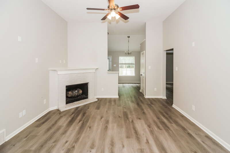 1,615/Mo, 6803 Kerry Valley Ln Cordova, TN 38018 Living Room View