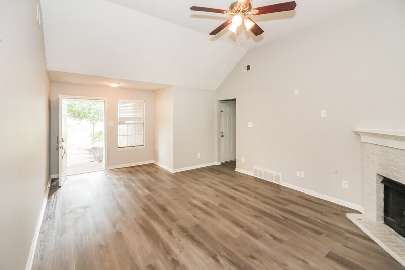 1,615/Mo, 6803 Kerry Valley Ln Cordova, TN 38018 Living Room View 3