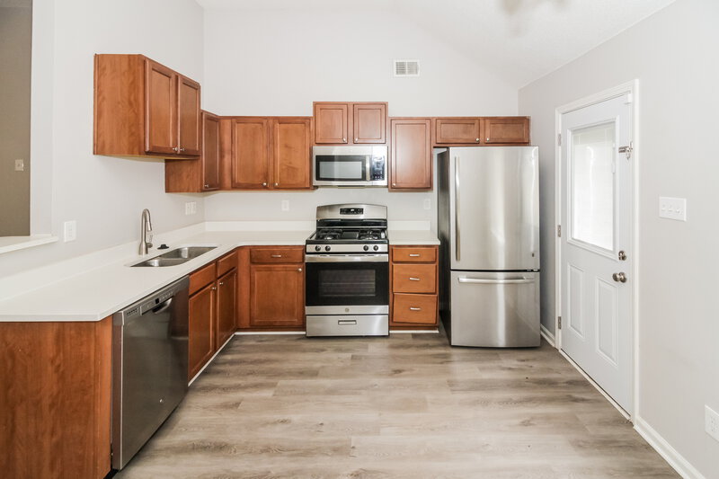 1,615/Mo, 6803 Kerry Valley Ln Cordova, TN 38018 Kitchen View