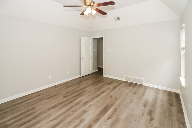 1,615/Mo, 6803 Kerry Valley Ln Cordova, TN 38018 Main Bedroom View 2