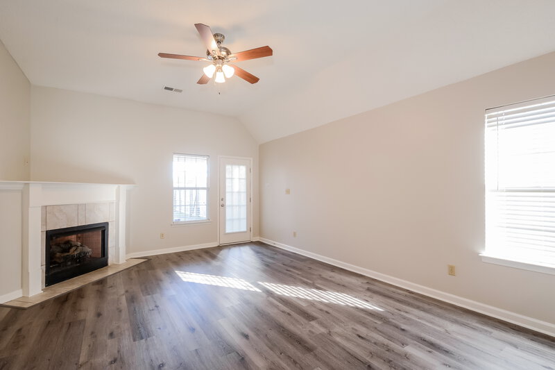 1,915/Mo, 8334 Regal Bend Dr Olive Branch, MS 38654 Living Room View