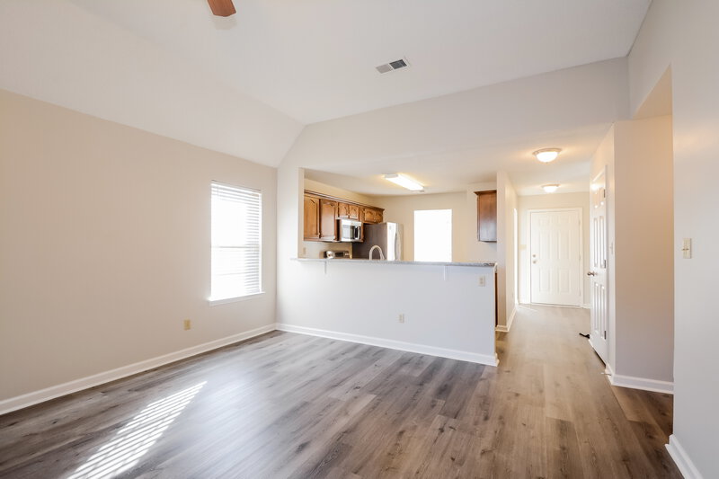 1,915/Mo, 8334 Regal Bend Dr Olive Branch, MS 38654 Living Room View 3