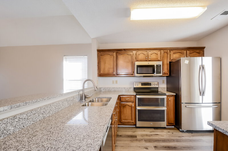 1,915/Mo, 8334 Regal Bend Dr Olive Branch, MS 38654 Kitchen View 2