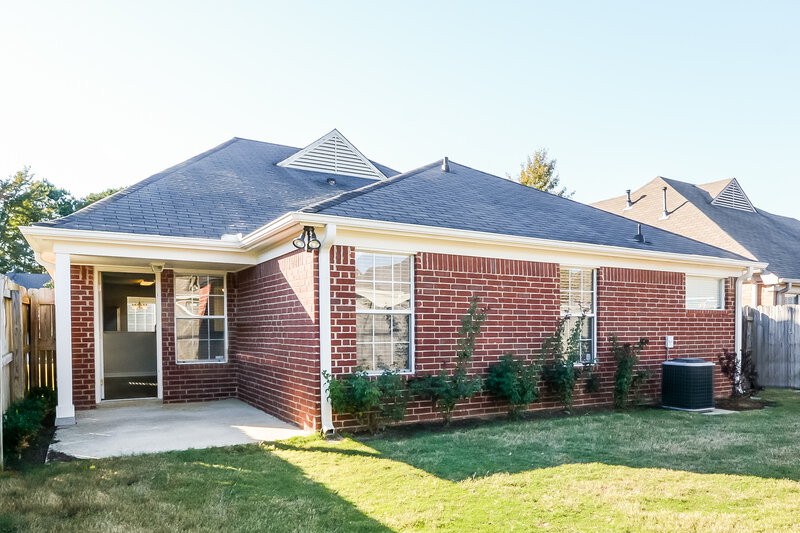1,915/Mo, 8334 Regal Bend Dr Olive Branch, MS 38654 Rear View