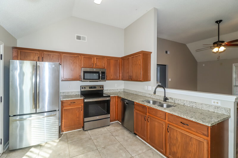 2,500/Mo, 5639 Camden Cove Olive Branch, MS 38654 Kitchen View 2