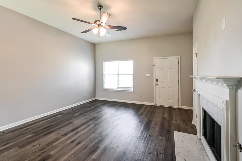 1,880/Mo, 8389 Palm Springs Dr Cordova, TN 38016 Living Room View 3