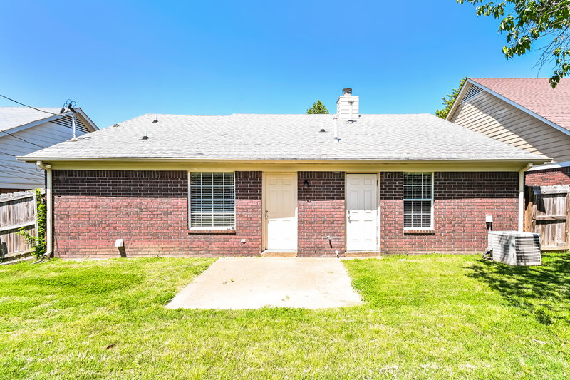 1,880/Mo, 8389 Palm Springs Dr Cordova, TN 38016 Rear View