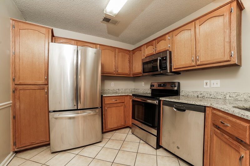 2,015/Mo, 6817 Charlotte Dr Olive Branch, MS 38654 Kitchen View