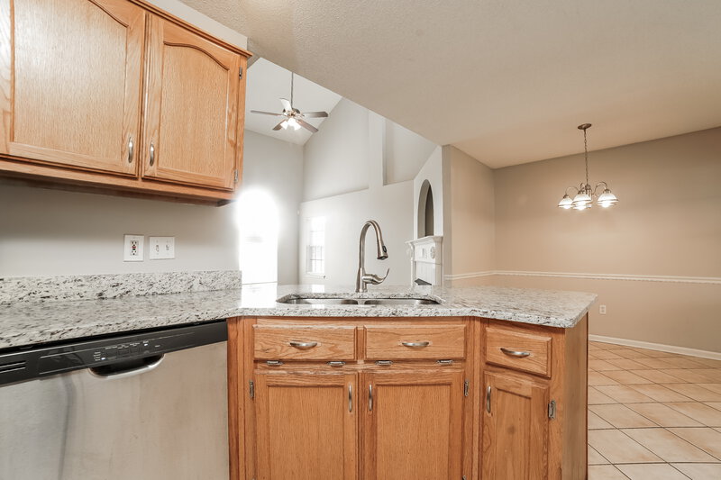 2,015/Mo, 6817 Charlotte Dr Olive Branch, MS 38654 Kitchen View 2