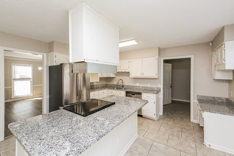 1,855/Mo, 4000 Kingsland Cv Memphis, TN 38125 Kitchen View 2