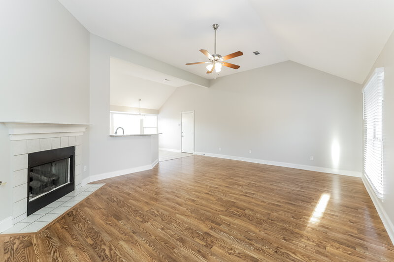 1,840/Mo, 25 Oakridge Cv Oakland, TN 38060 Living Room View