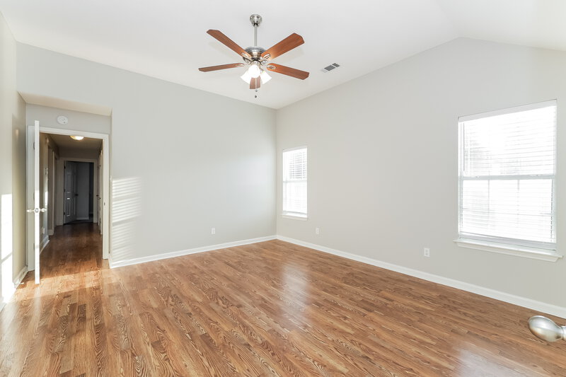 1,840/Mo, 25 Oakridge Cv Oakland, TN 38060 Main Bedroom View