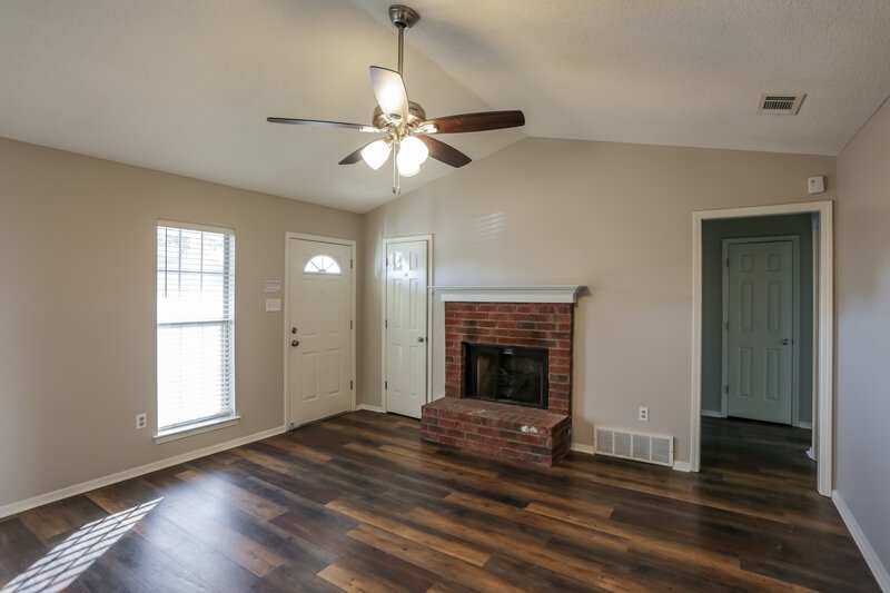 2,490/Mo, 6714 Curtis Cv Olive Branch, MS 38654 Living Room View