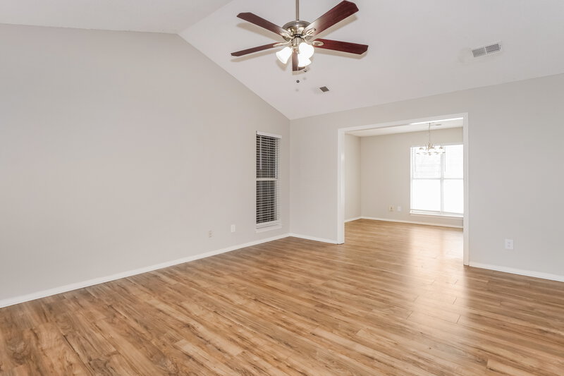 1,560/Mo, 6500 Cornwall Rd Horn Lake, MS 38637 Living Room View