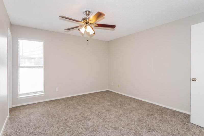 1,560/Mo, 6500 Cornwall Rd Horn Lake, MS 38637 Main Bedroom View