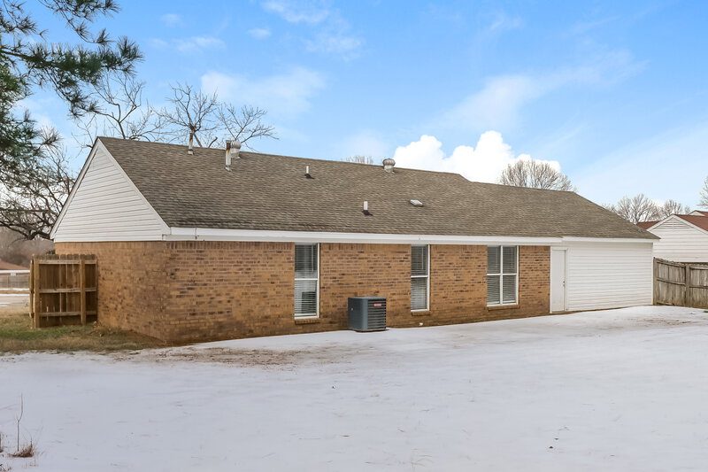 1,560/Mo, 6500 Cornwall Rd Horn Lake, MS 38637 Rear View 2