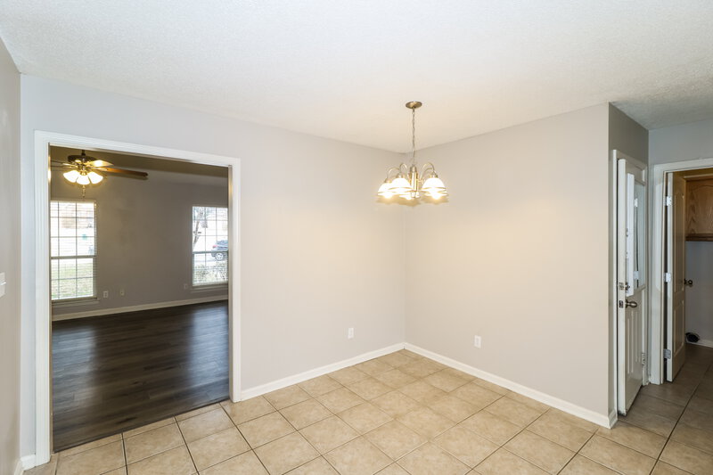 1,735/Mo, 5808 Shiloah Cv S Olive Branch, MS 38654 Dining Room View