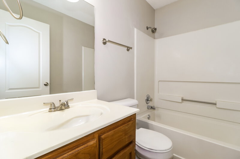 1,735/Mo, 5808 Shiloah Cv S Olive Branch, MS 38654 Bathroom View