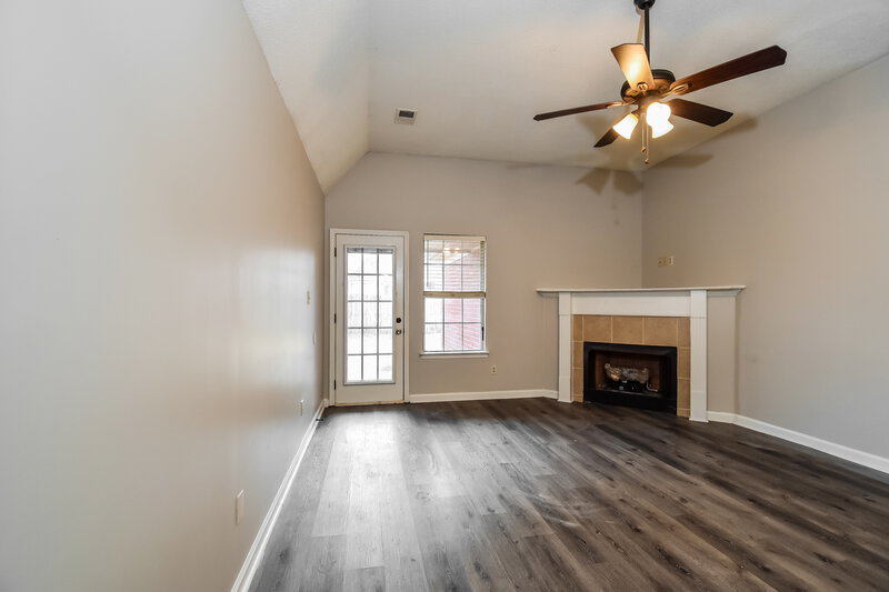 1,855/Mo, 8238 Regal Bend Dr Olive Branch, MS 38654 Living Room View 2