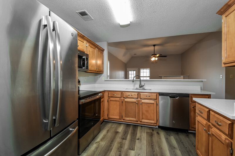 1,855/Mo, 8238 Regal Bend Dr Olive Branch, MS 38654 Kitchen View