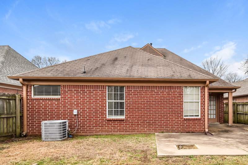 1,855/Mo, 8238 Regal Bend Dr Olive Branch, MS 38654 Rear View