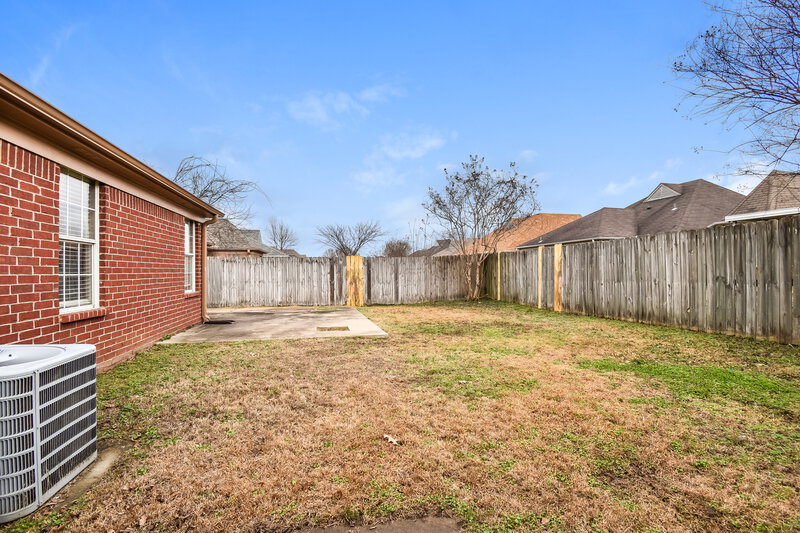 1,855/Mo, 8238 Regal Bend Dr Olive Branch, MS 38654 Backyard View