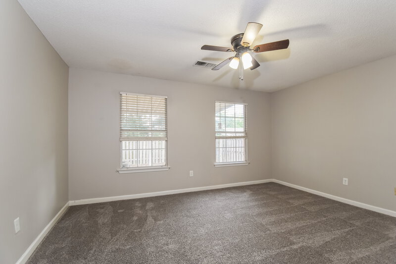 1,810/Mo, 7189 Atterbury Cir W Southaven, MS 38671 Main Bedroom View 2
