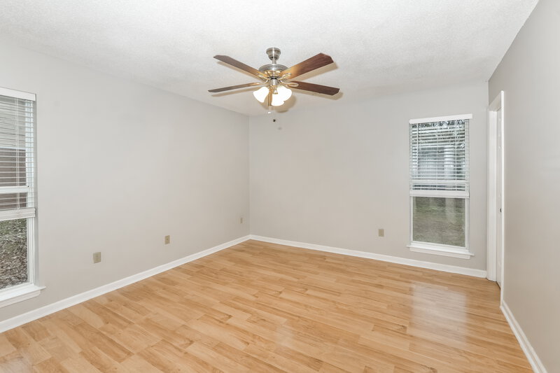 1,545/Mo, 5850 Waverly Dr Horn Lake, MS 38637 Main Bedroom View