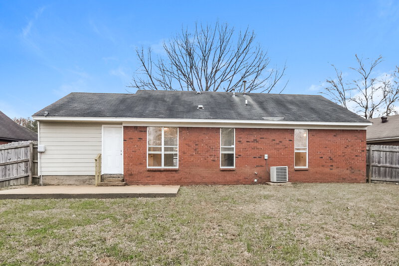 1,545/Mo, 5850 Waverly Dr Horn Lake, MS 38637 Rear View