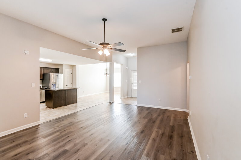 1,880/Mo, 9912 White Poplar Dr Olive Branch, MS 38654 Living Room View 3