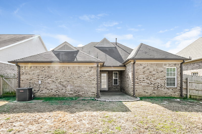 1,880/Mo, 9912 White Poplar Dr Olive Branch, MS 38654 Rear View