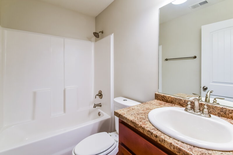 1,790/Mo, 3257 E Hartland Dr Southaven, MS 38672 Bathroom View