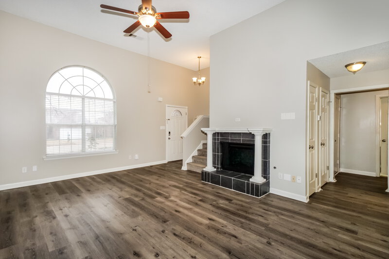 1,753/Mo, 1012 Spanish Trail Ln Cordova, TN 38018 Living Room View 3