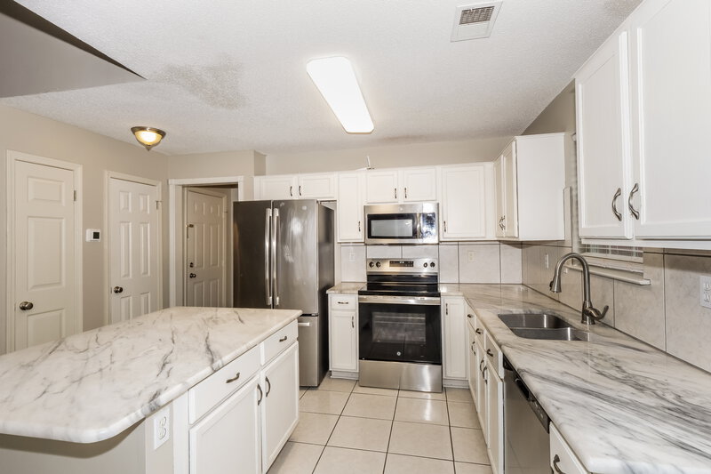 1,753/Mo, 1012 Spanish Trail Ln Cordova, TN 38018 Kitchen View