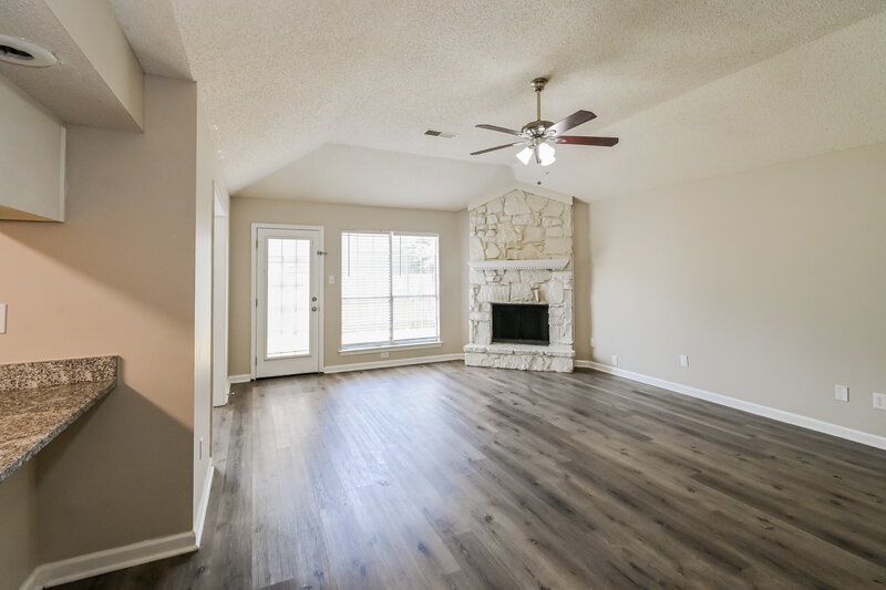 2,500/Mo, 6955 Gallop Dr Cordova, TN 38018 Living Room View