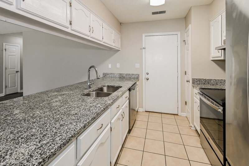 2,500/Mo, 6955 Gallop Dr Cordova, TN 38018 Kitchen View